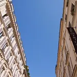 Arc De Triomphe